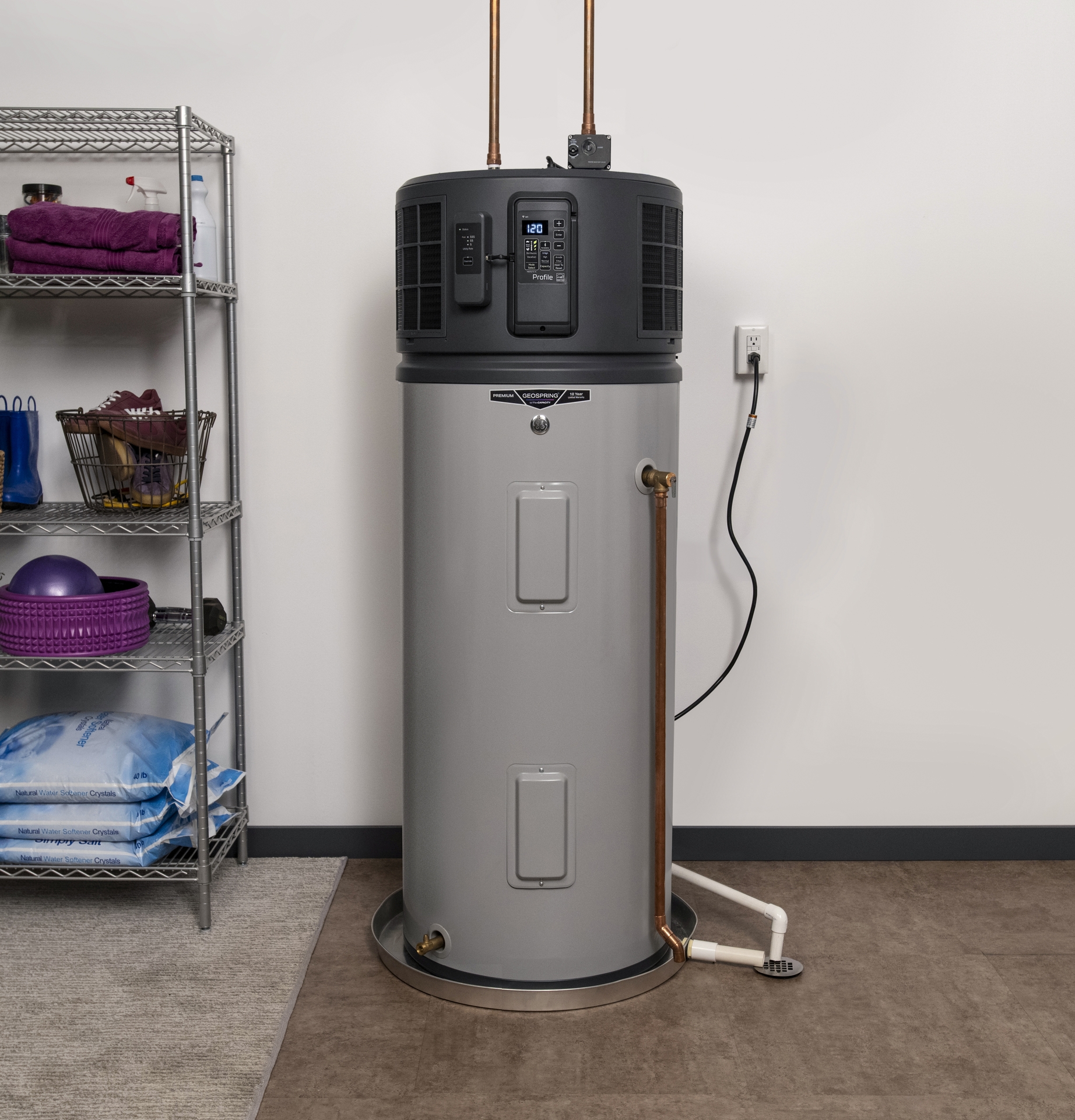 GE PROFILE™ GEOSPRING™ SMART HYBRID HEAT PUMP WATER HEATER THAT